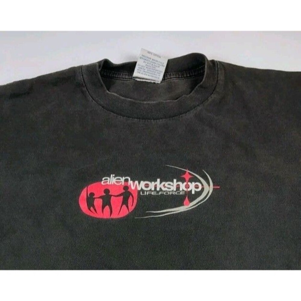 ALIEN WORKSHOP Black TShirt Lifeforce Blood  Skateboard L USA Vintage 90s